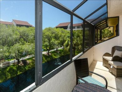 Two Bedroom Walk to Beach Rental Condo in Siesta Key